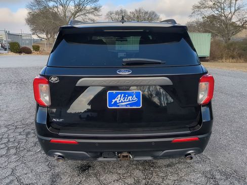 Certified 2021 Ford Explorer XLT w/ Equipment Group 202A image 4