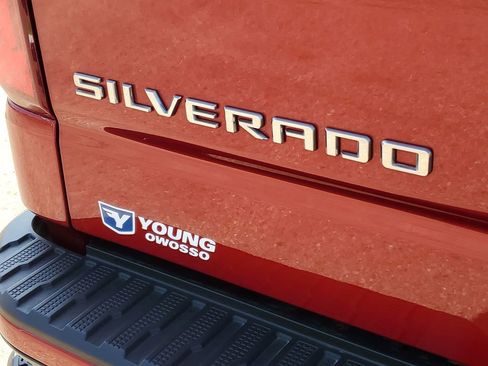 Used 2023 Chevrolet Silverado 1500 High Country w/ Technology Package image 33