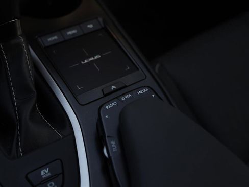 Used 2021 Lexus UX 250h w/ Accessory Package (Z1) AWD/4WD image 18
