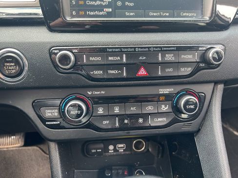Used 2017 Kia Niro FWD image 33