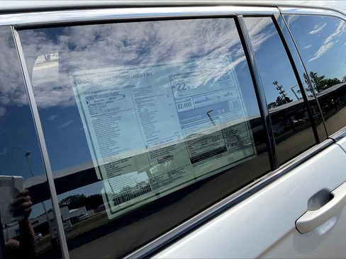 New 2025 Jeep Grand Cherokee Laredo X w/ Luxury Tech Group I image 19