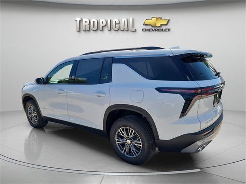 New 2026 Chevrolet Traverse LT w/ Driver Confidence Package image 3