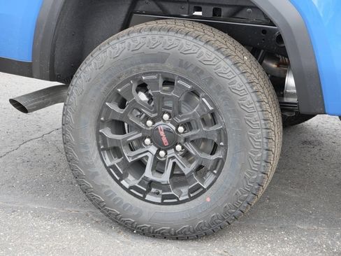 New 2026 GMC Canyon Elevation w/ Technology Package AWD/4WD image 17