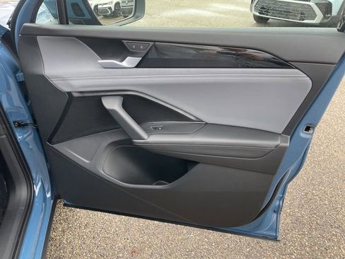 New 2026 Volkswagen Tiguan SE image 18