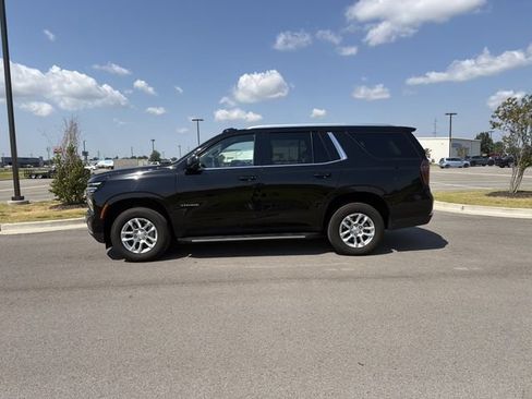 Used 2025 Chevrolet Tahoe LT RWD image 2