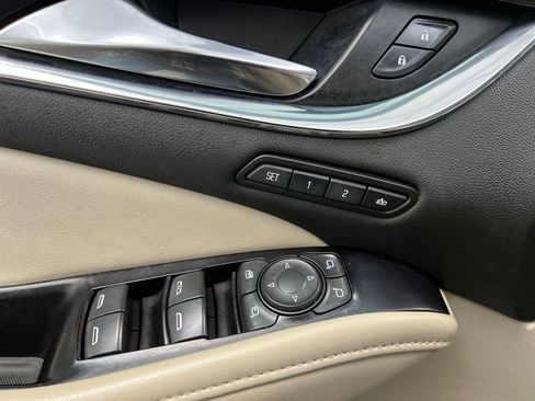 Used 2018 Buick Enclave Premium image 12