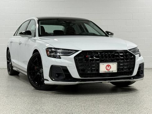 Used 2022 Audi S8 w/ S8 Comfort Plus Package AWD/4WD image 4