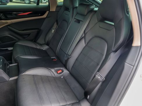 Used 2024 Porsche Panamera image 24