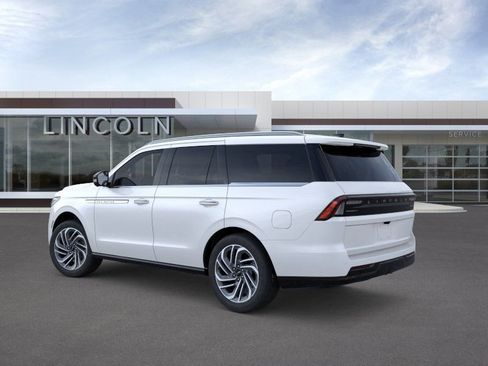 New 2025 Lincoln Navigator Reserve AWD/4WD image 4