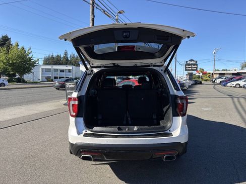 Used 2017 Ford Explorer Sport w/ Equipment Group 401A AWD/4WD image 9