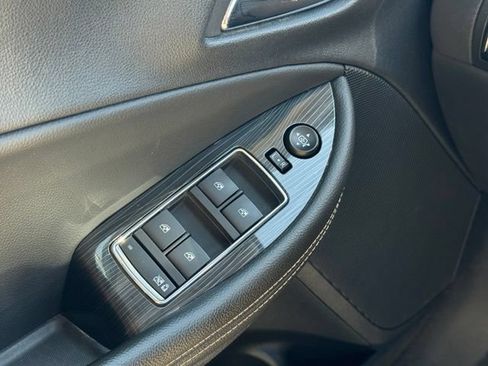 Used 2016 Chevrolet Impala LTZ FWD image 35