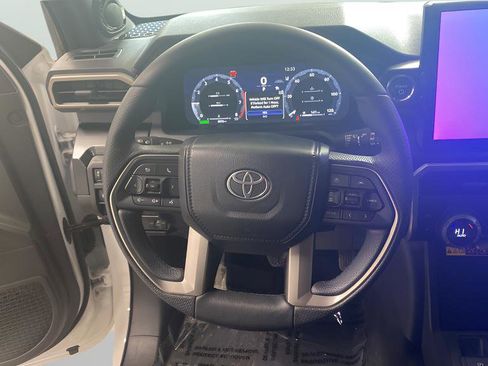 Used 2025 Toyota 4Runner Limited AWD/4WD image 20