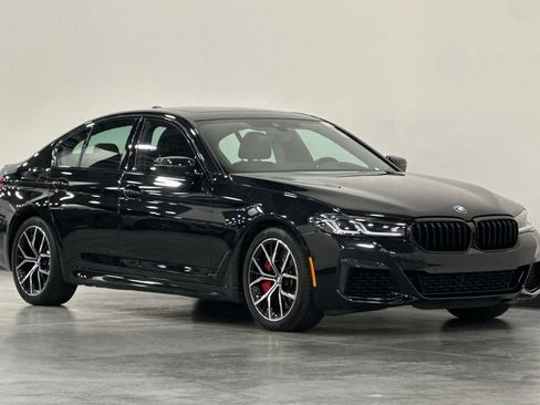 Used 2023 BMW 540i xDrive w/ M Sport Package AWD/4WD image 2