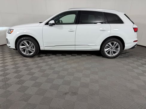Used 2023 Audi Q7 2.0T Premium w/ Towing Package AWD/4WD image 2