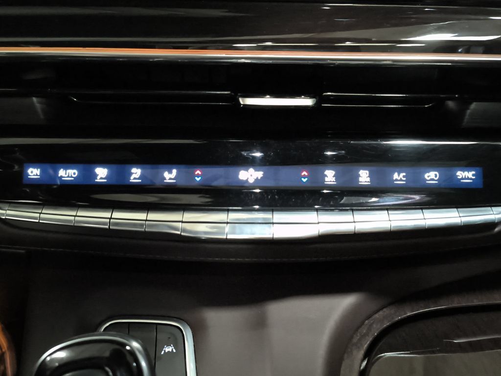 Used 2022 Cadillac Escalade Sport Platinum AWD/4WD image 21