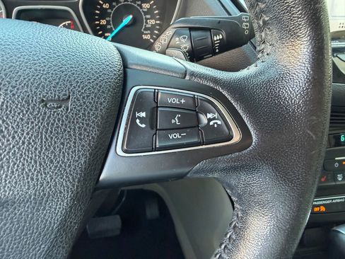 Used 2017 Ford Escape Titanium image 17