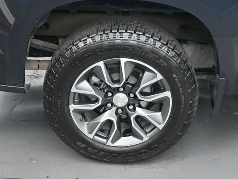 Used 2023 Chevrolet Silverado 1500 LT w/ Z71 Off-Road Package image 34