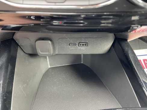 Used 2025 Chevrolet Trax ACTIV w/ Driver Confidence Package FWD image 21