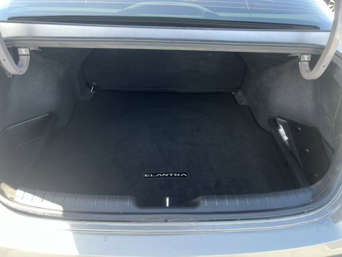 Used 2025 Hyundai Elantra Hybrid FWD image 14
