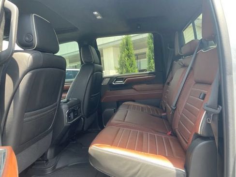 Used 2024 GMC Sierra 2500 Denali Ultimate AWD/4WD image 11