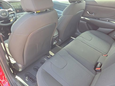 Certified 2026 Hyundai Elantra SE FWD image 25