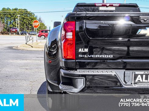 Used 2024 Chevrolet Silverado 3500 High Country image 17