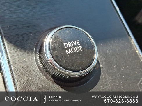 Certified 2025 Lincoln Aviator AWD image 26