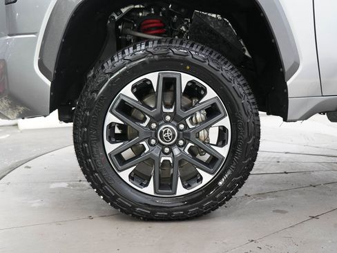 Used 2024 Toyota Tundra Limited AWD/4WD image 28