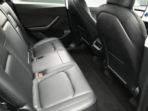Used 2021 Tesla Model Y 2WD image 30
