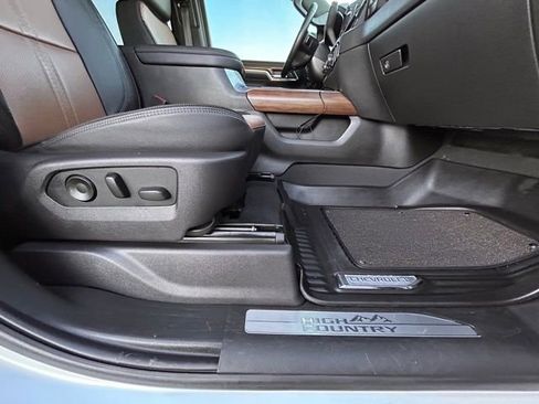 Used 2024 Chevrolet Silverado 3500 High Country w/ High Country Premium Package image 43