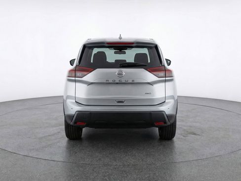 Used 2025 Nissan Rogue SV image 6