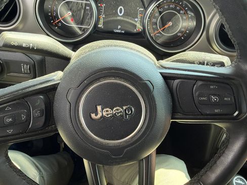 Used 2023 Jeep Gladiator Sport AWD/4WD image 4