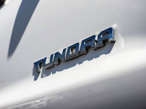 Used 2018 Toyota Tundra SR5 AWD/4WD image 19