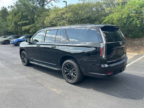 Used 2021 Cadillac Escalade ESV Sport AWD/4WD image 5