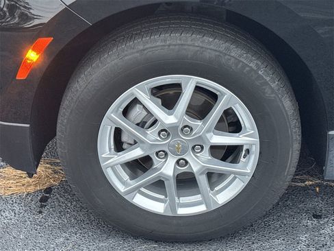 Used 2024 Chevrolet Equinox LT image 11