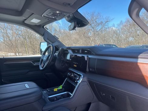 Used 2025 GMC Sierra 2500 Denali w/ Denali Reserve Package image 15