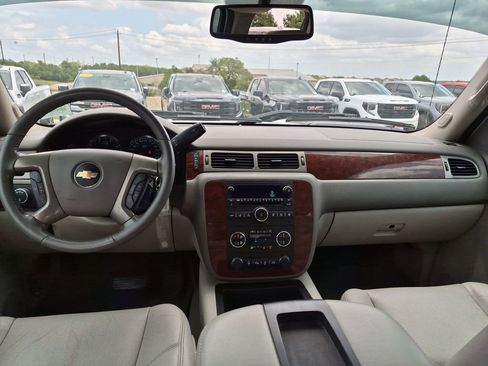 Used 2014 Chevrolet Silverado 2500 LTZ w/ LTZ Plus Package AWD/4WD image 29