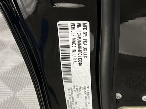 Used 2023 Jeep Cherokee Altitude Lux image 36