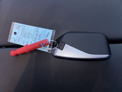 Used 2025 BMW X5 xDrive50e w/ M Sport Package image 21