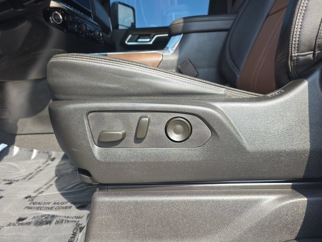 Used 2024 Chevrolet Silverado 3500 High Country w/ High Country Premium Package AWD/4WD image 21