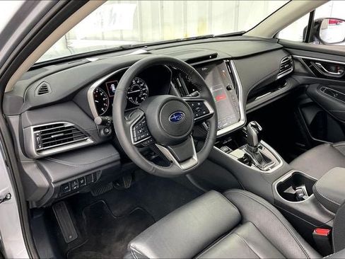 Used 2023 Subaru Outback Touring AWD/4WD image 17