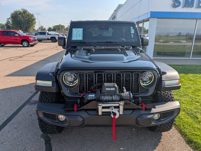 Used 2024 Jeep Wrangler Rubicon w/ Technology Group AWD/4WD image 3