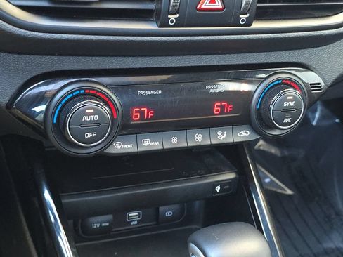 Used 2022 Kia Forte GT-Line w/ GT-Line Premium Package FWD image 17