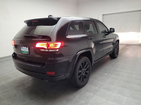 Used 2018 Jeep Grand Cherokee Altitude image 9