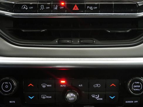 Used 2025 Jeep Compass Limited AWD/4WD image 18