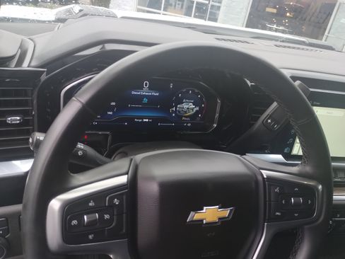 Used 2024 Chevrolet Silverado 2500 LT image 11