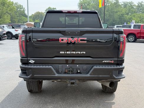 Used 2024 GMC Sierra 2500 AT4 w/ AT4 Premium Plus Package AWD/4WD image 7
