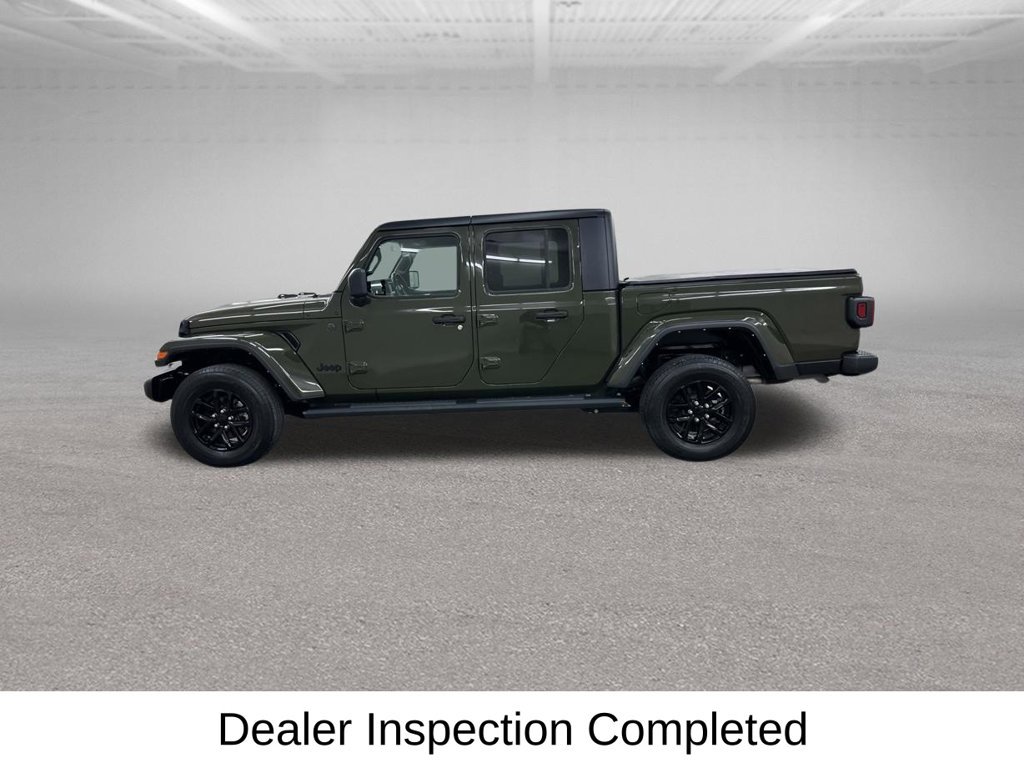 Used 2022 Jeep Gladiator Sport AWD/4WD image 9