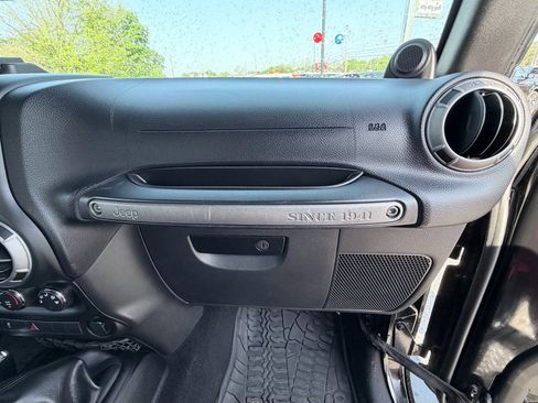 Used 2013 Jeep Wrangler Unlimited Sport w/ Trailer Tow Group image 17