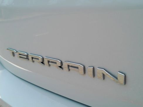 Certified 2022 GMC Terrain SLT w/ Infotainment Package II AWD/4WD image 35